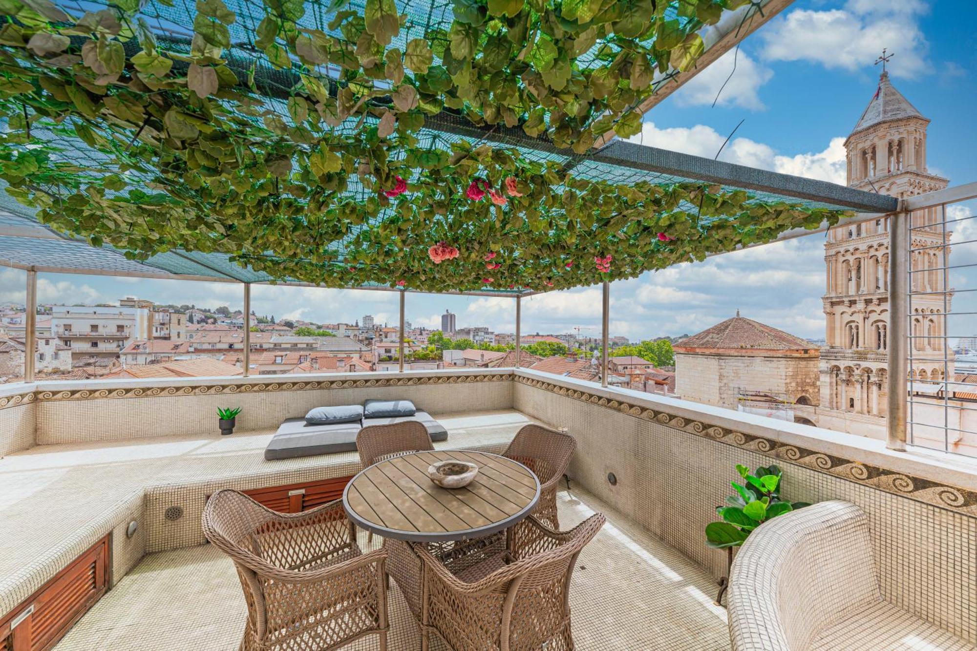 Augubio Penthouse Leilighet Split Eksteriør bilde