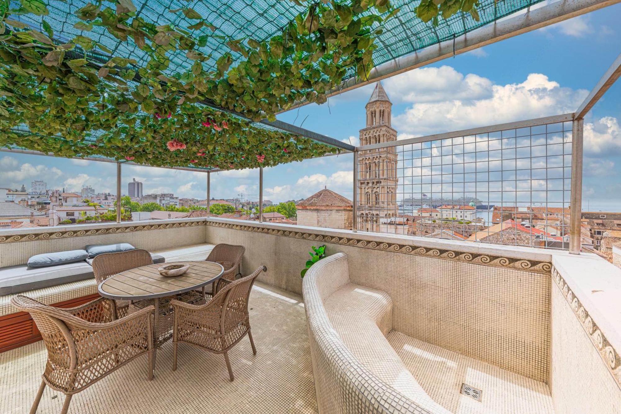 Augubio Penthouse Leilighet Split Eksteriør bilde